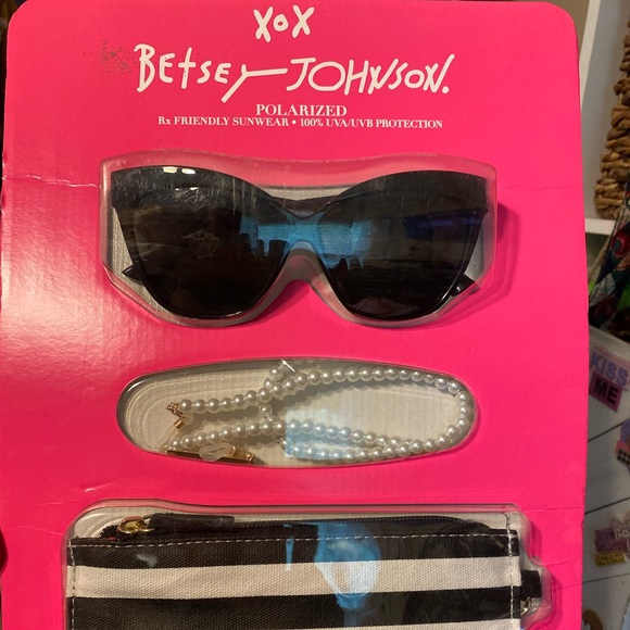 Betsey Johnson Other - Betsy Johnson sunglasses/RX glasses